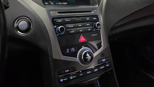 Hyundai Grandeur HG HG300 2015 29