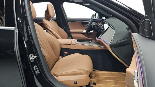 Mercedes-Benz E-Class W214 E450 4MATIC 2024 26