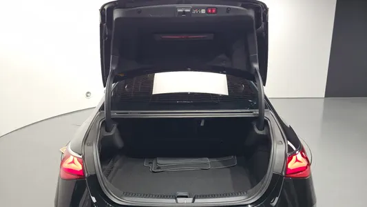 Mercedes-Benz E-Class W214 E450 4MATIC 2024 32
