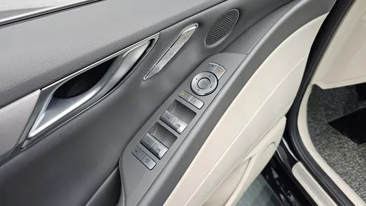 Genesis G80 (RG3) 2.5 AWD 2025 28
