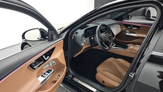 Mercedes-Benz E-Class W214 E300 4MATIC 2024 10