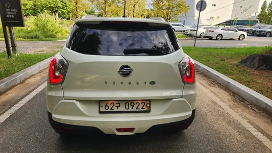 KG Mobility Tivoli LX 2WD 2016 5
