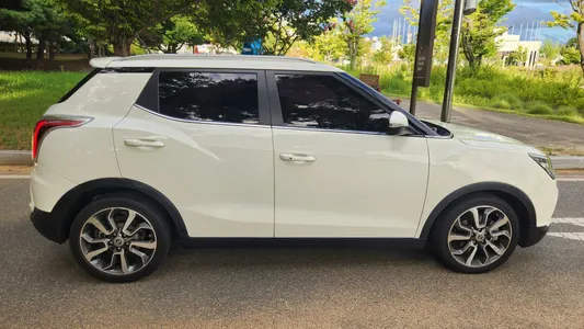 KG Mobility Tivoli LX 2WD 2016 7