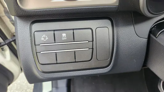 KG Mobility Tivoli LX 2WD 2016 15