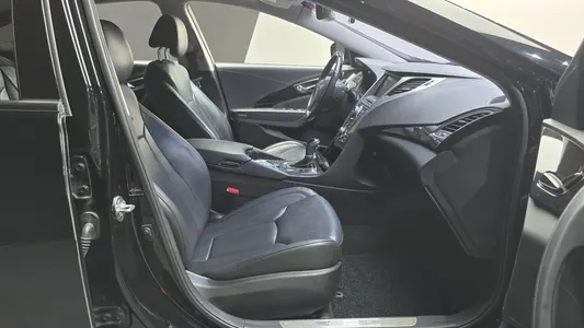 Hyundai Grandeur HG HG240 2013 26