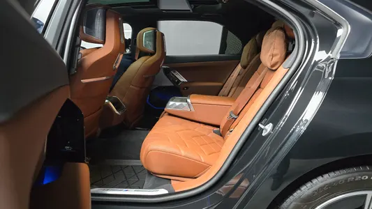 BMW 7 Series (G70) 740i xDrive M 2025 13