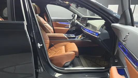 BMW 7 Series (G70) 740i xDrive M 2025 26