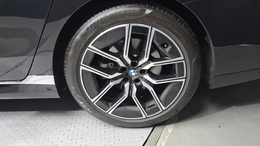 BMW 7 Series (G70) 740i xDrive M 2025 21