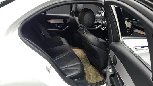 Mercedes-Benz C-Class W205 C200 2020 10
