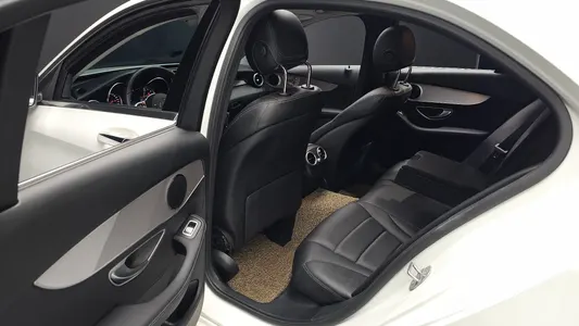 Mercedes-Benz C-Class W205 C200 2020 11