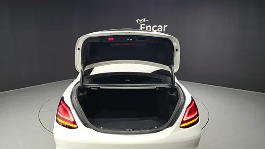 Mercedes-Benz C-Class W205 C200 2020 19