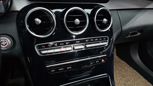 Mercedes-Benz C-Class W205 C200 2020 27