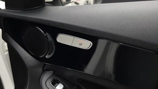Mercedes-Benz C-Class W205 C200 2017 27