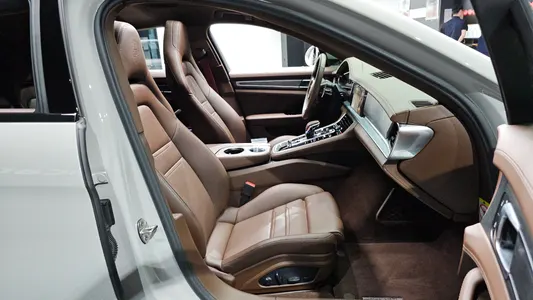 Porsche (971) 2.9 AWD E- 2023 12