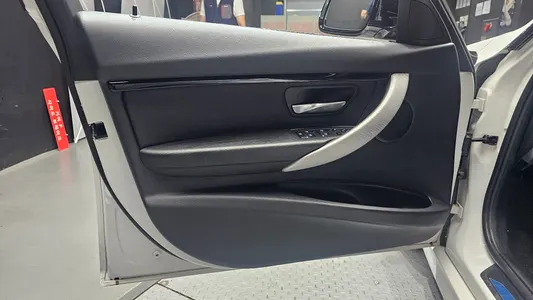 BMW 3 Series (F30) 320d M 2018 24
