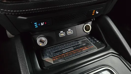 KG Mobility 렉스턴 스포츠 칸 2.2 4WD 2023 15