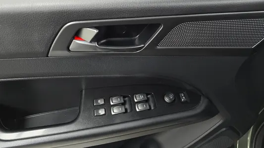 KG Mobility 렉스턴 스포츠 칸 2.2 4WD 2023 16
