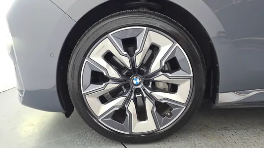 BMW i7 (G70) xDrive 60 2023 5