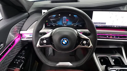 BMW i7 (G70) xDrive 60 2023 13