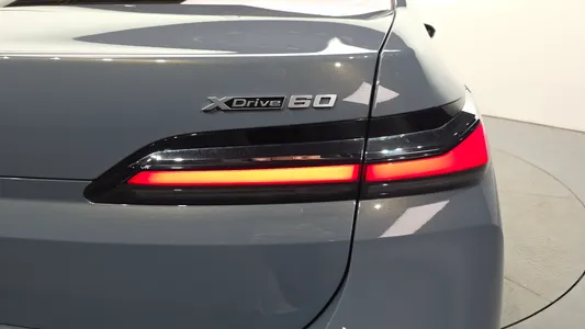 BMW i7 (G70) xDrive 60 2023 23