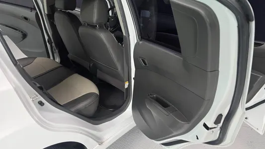 Chevrolet Spark 2015 12