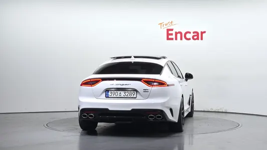 Kia Stinger 3.3 AWD 2019 4