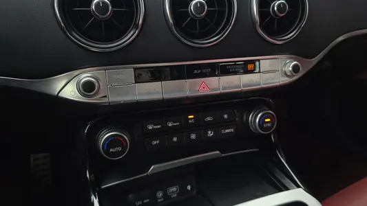 Kia Stinger 3.3 AWD 2019 31