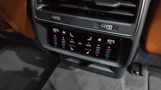 Audi Q8 (4M) 45 TDI 2021 32