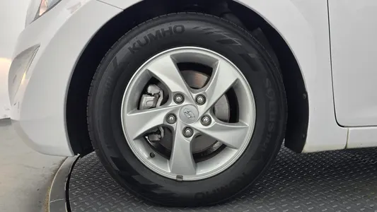 Hyundai 아반떼 1.6 GDi 2013 5