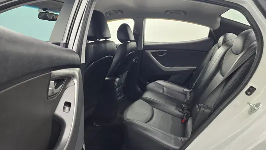 Hyundai 아반떼 1.6 GDi 2013 12