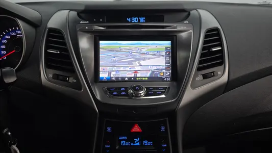 Hyundai 아반떼 1.6 GDi 2013 15