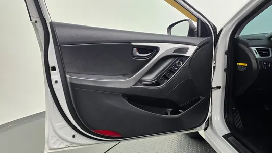 Hyundai 아반떼 1.6 GDi 2013 24