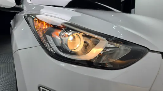 Hyundai 아반떼 1.6 GDi 2013 22