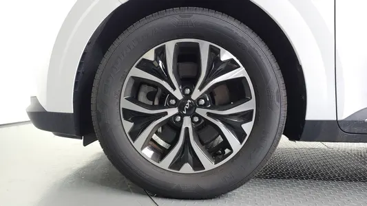 Kia Carnival 9 2023 5