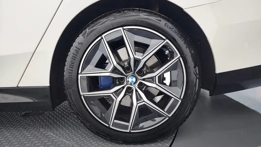 BMW 5 Series (G60) 520i M 2025 21