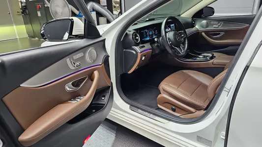 Mercedes-Benz E-Class W213 E300 AMG Line 2018 10
