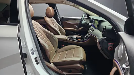 Mercedes-Benz E-Class W213 E300 AMG Line 2018 26