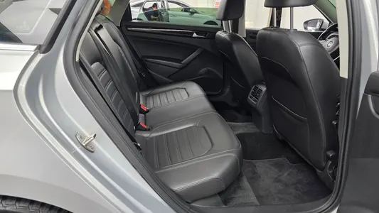 Volkswagen 파사트 1.8 TSI 2015 12