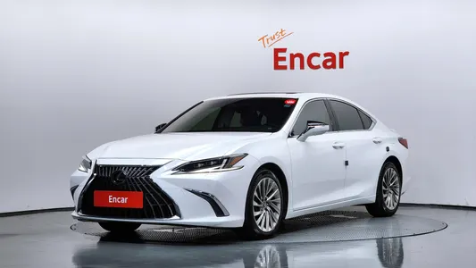 Lexus ES300h 7 2023