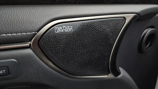 Lexus ES300h 7 2023 32