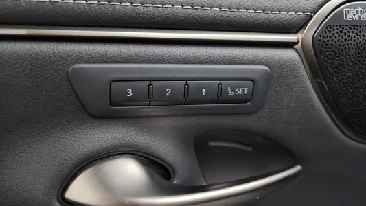 Lexus ES300h 7 2023 27
