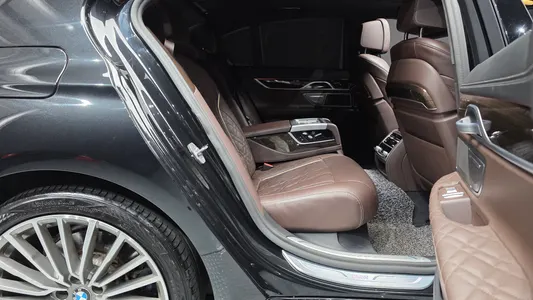 BMW 7 Series (G11) 740d xDrive 2021 11
