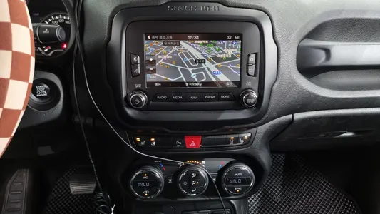 Jeep 레니게이드 2.0 AWD 2015 14
