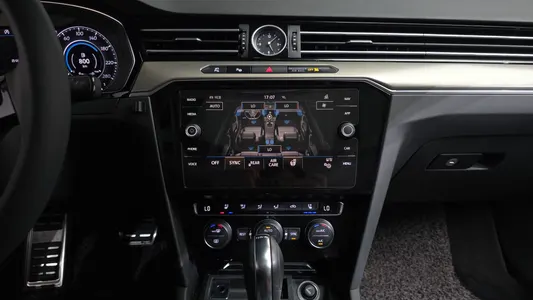 Volkswagen 아테온 2.0 TDI 2019 13