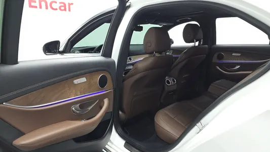 Mercedes-Benz E-Class W213 E250 2021 26