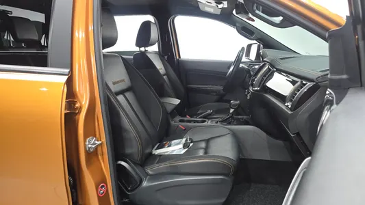 Ford 3 2.0 2022 11