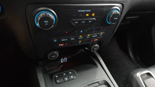 Ford 3 2.0 2022 17
