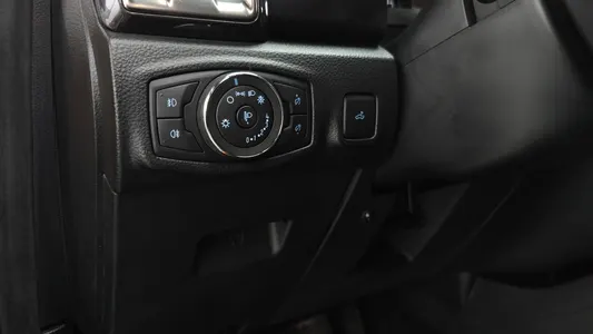 Ford 3 2.0 2022 18