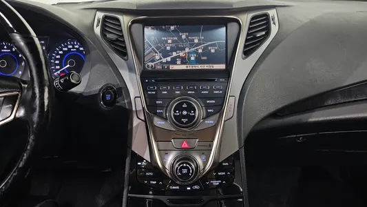 Hyundai Grandeur HG HG240 2011 15