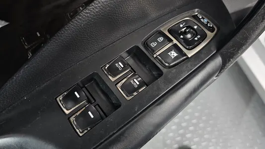 Hyundai Grandeur HG HG240 2011 28